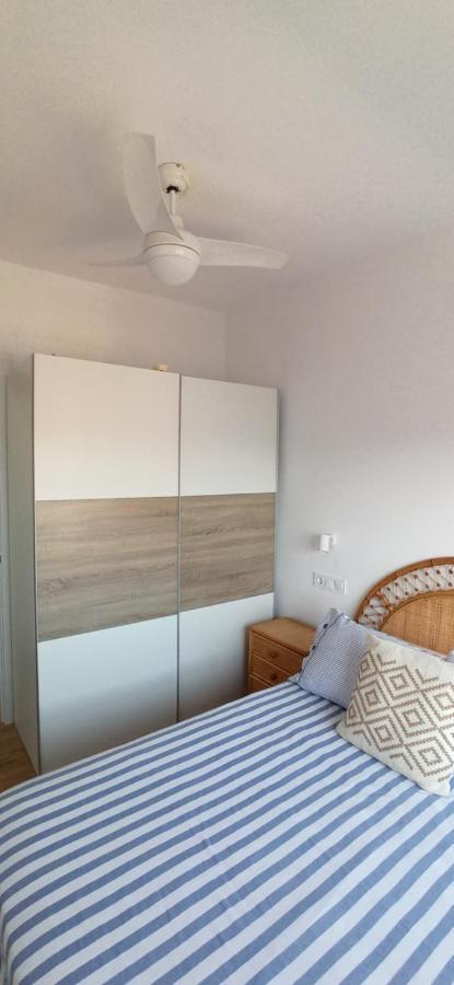 Apartamento a estrenar a 50 metros de la playa Torre de la Horadada Exterior foto